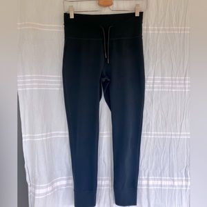 Vuori leggings size small navy blue